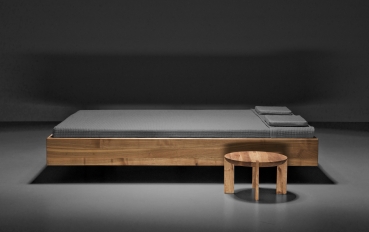 orig. POOL I Modernes Design Bett 140x200 aus Massivholz